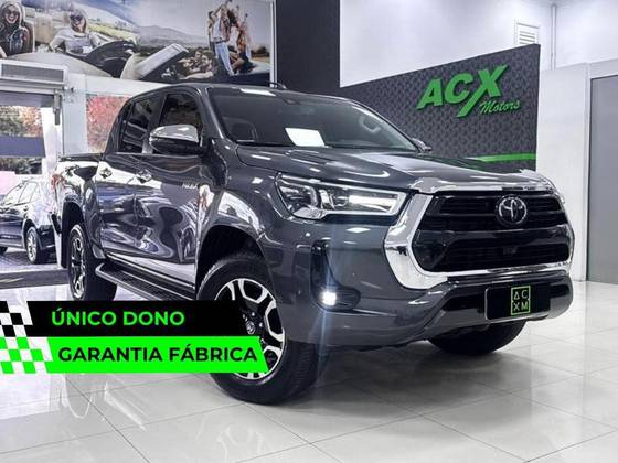 TOYOTA HILUX 2.8 D-4D TURBO DIESEL CD SRX 4X4 AUTOMÁTICO TOYOTA HILUX 2.8 D-4D TURBO DIESEL CD SRX 4X4 AUTOMÁTICO